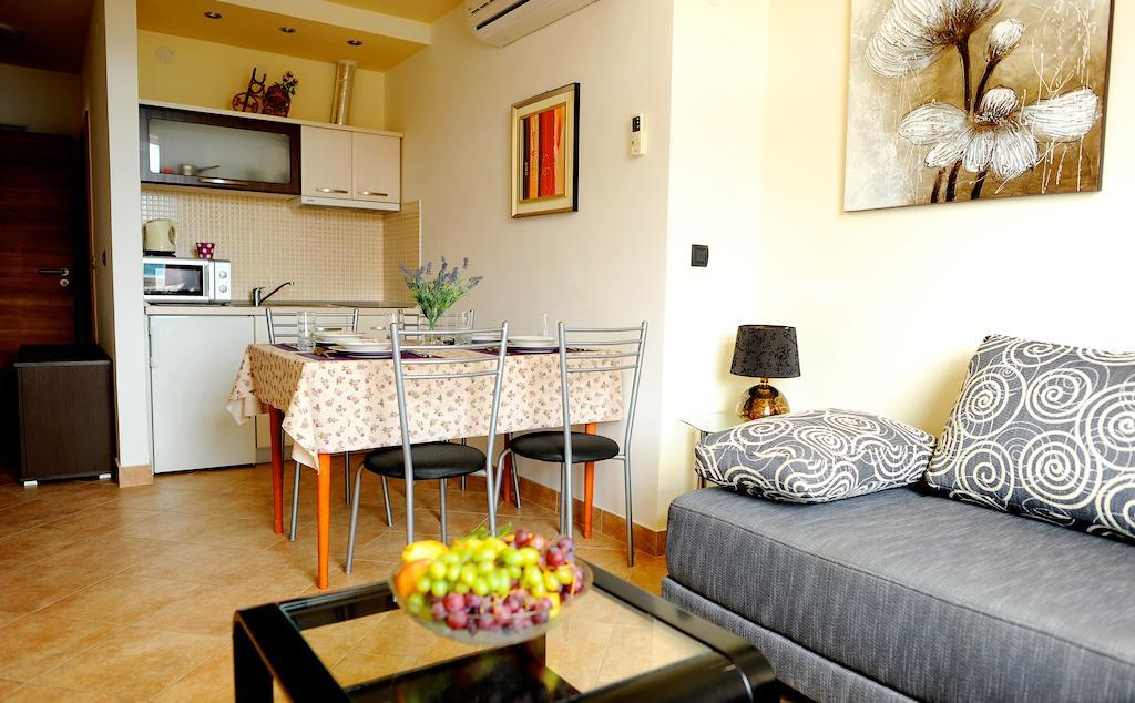 Apartments&Rooms Jelavic Seget Vranjica Szoba fotó